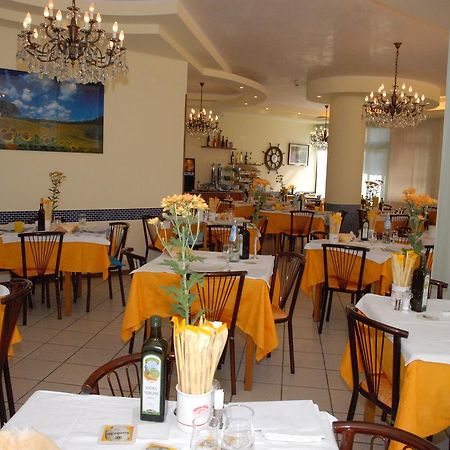 Hotel La Falena Cervia Dış mekan fotoğraf