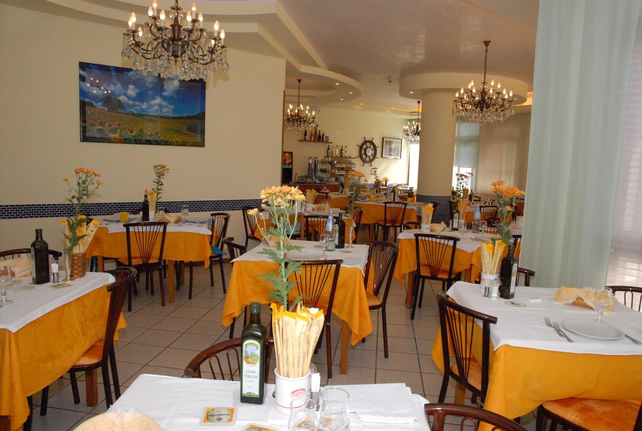 Hotel La Falena Cervia Dış mekan fotoğraf