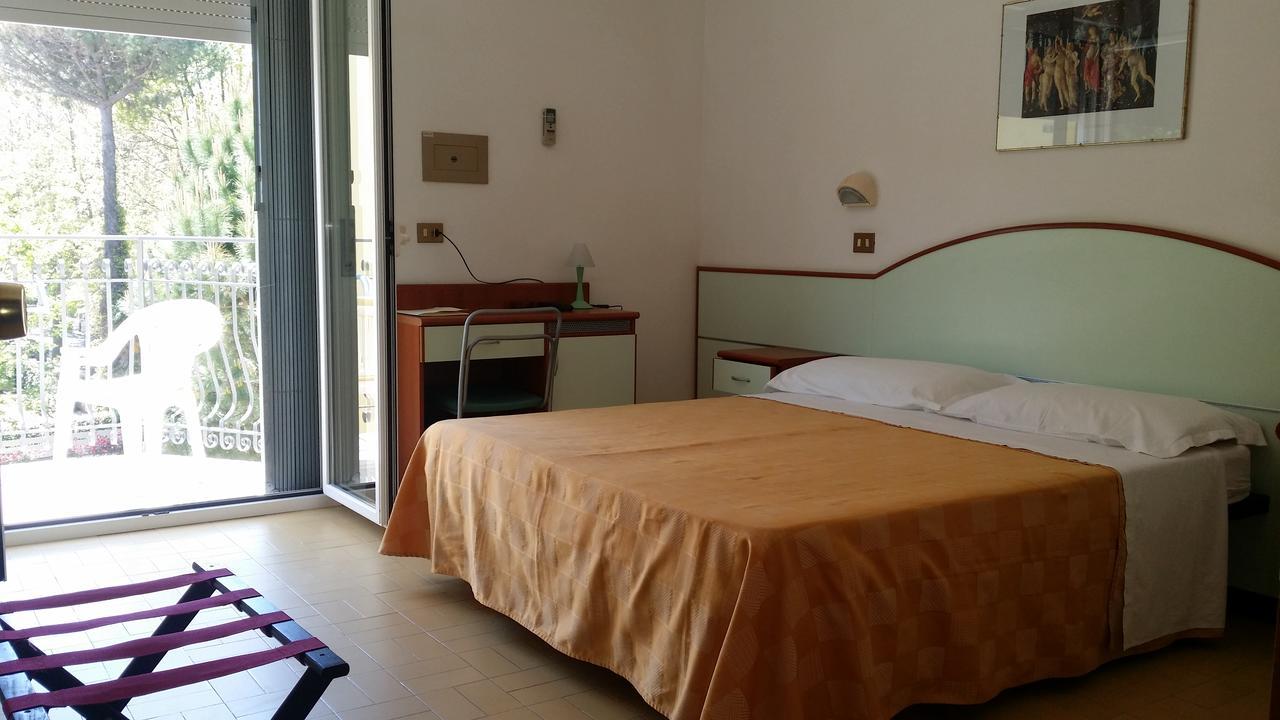 Hotel La Falena Cervia Dış mekan fotoğraf