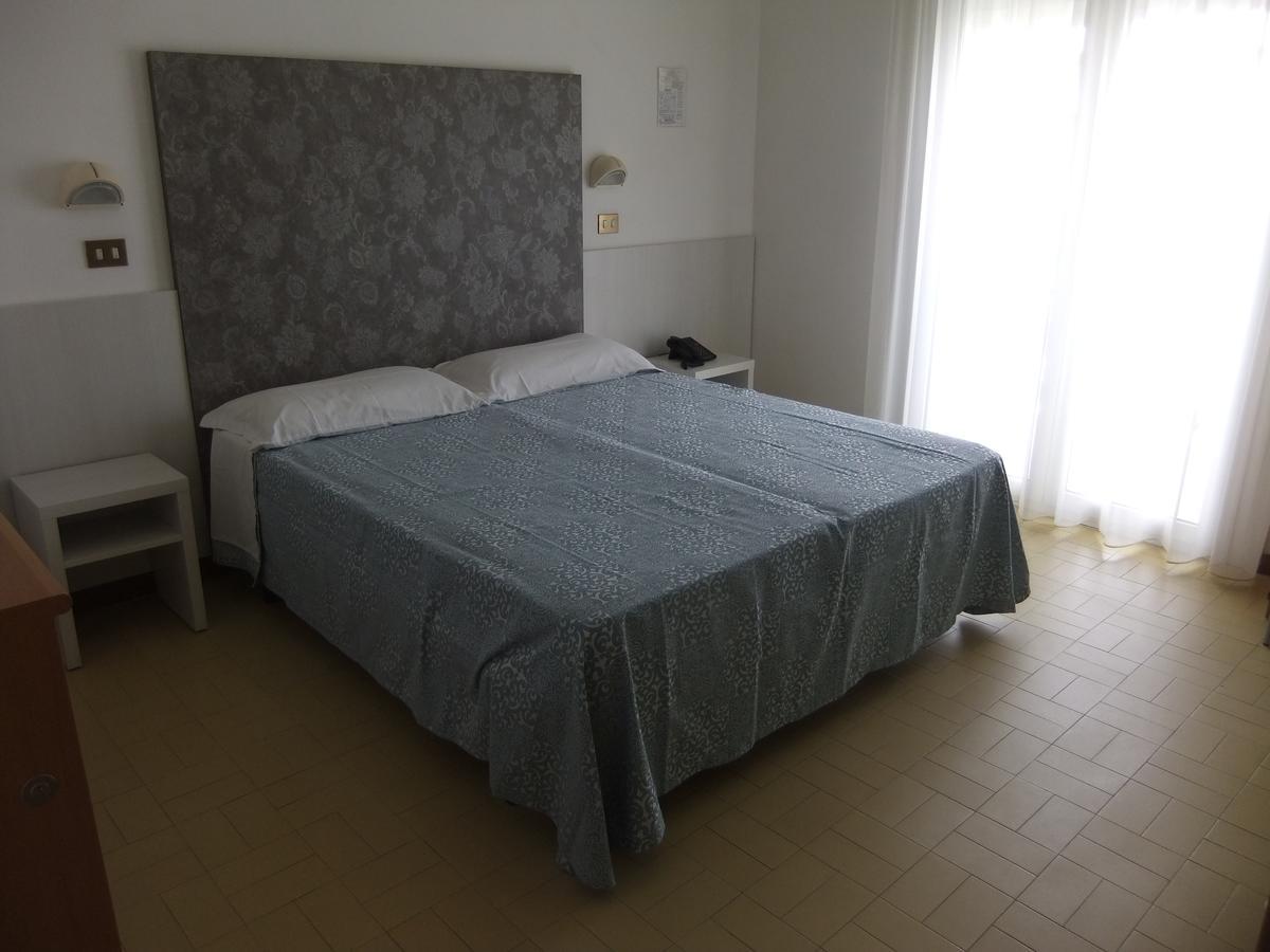 Hotel La Falena Cervia Dış mekan fotoğraf