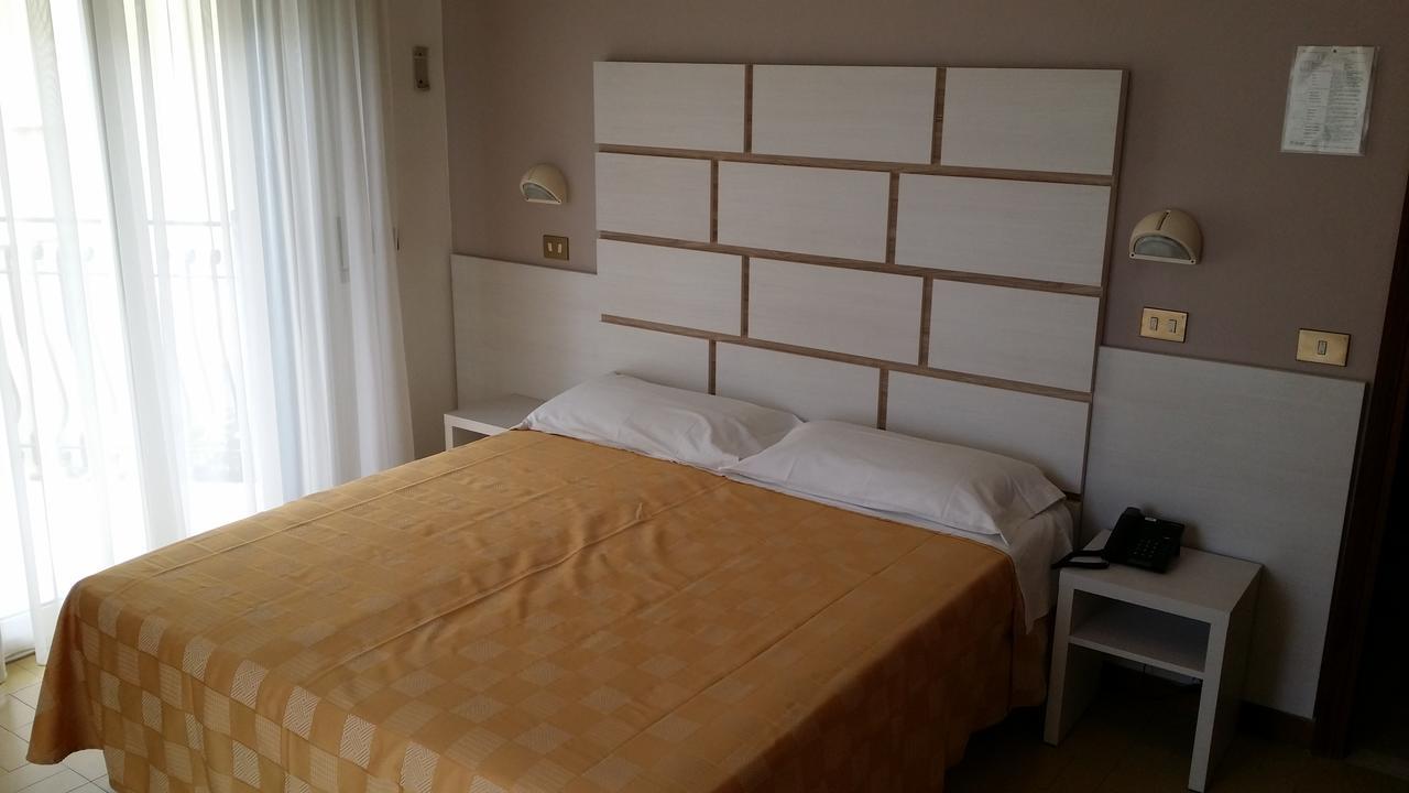 Hotel La Falena Cervia Dış mekan fotoğraf
