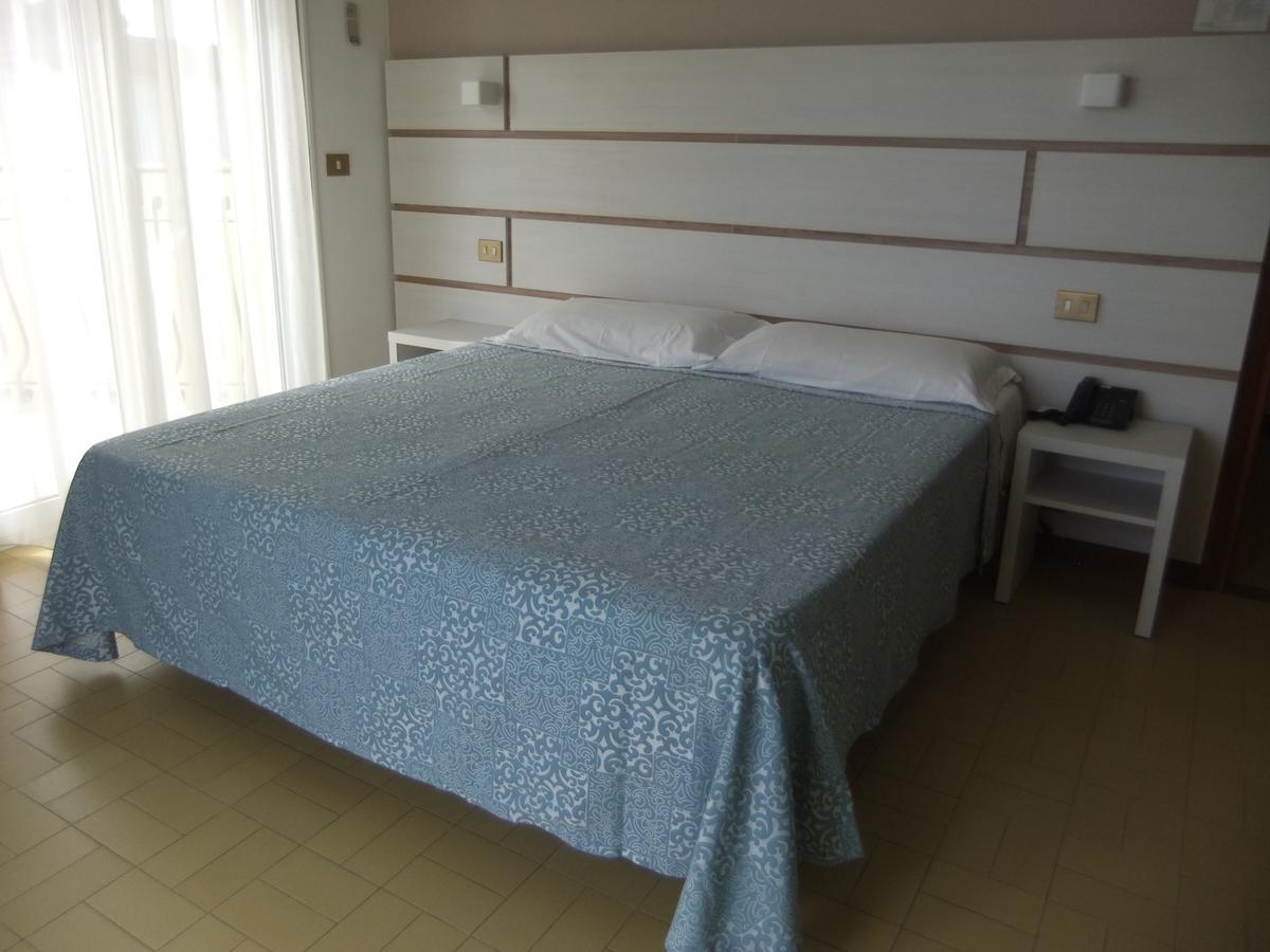 Hotel La Falena Cervia Dış mekan fotoğraf
