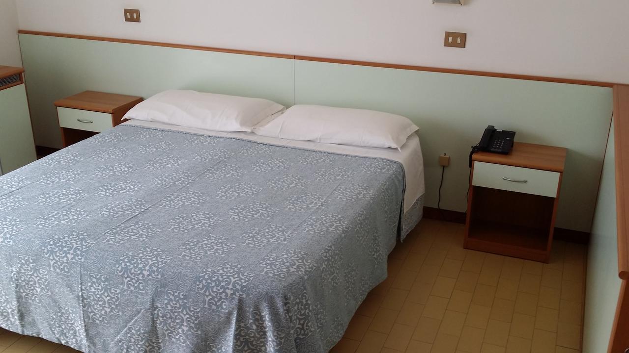 Hotel La Falena Cervia Dış mekan fotoğraf