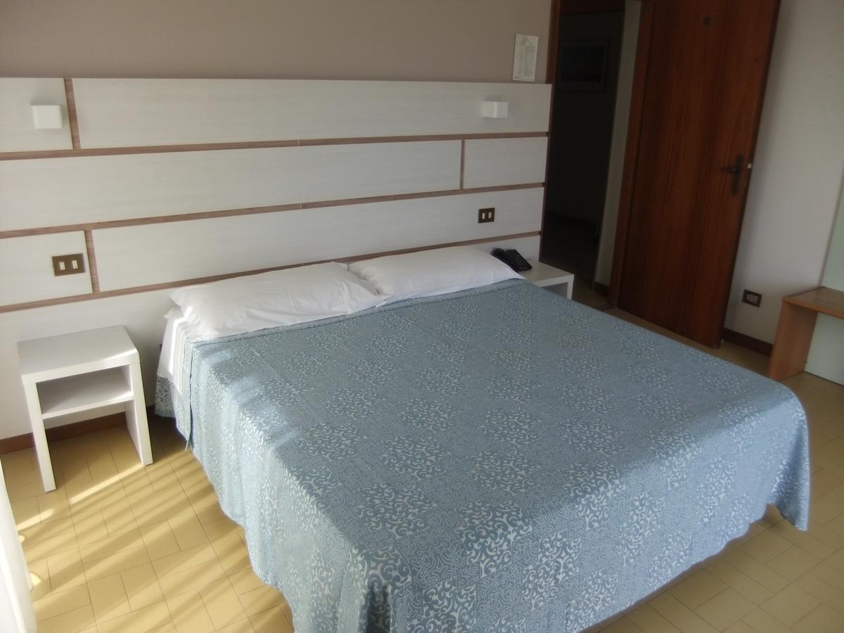 Hotel La Falena Cervia Dış mekan fotoğraf
