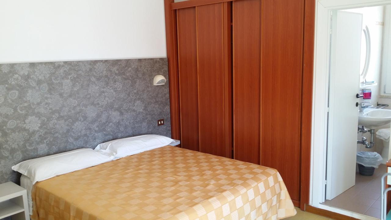 Hotel La Falena Cervia Dış mekan fotoğraf