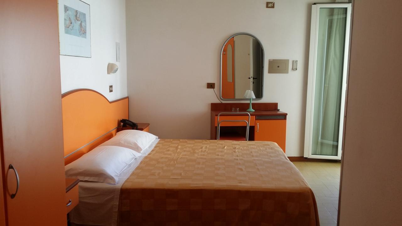 Hotel La Falena Cervia Dış mekan fotoğraf