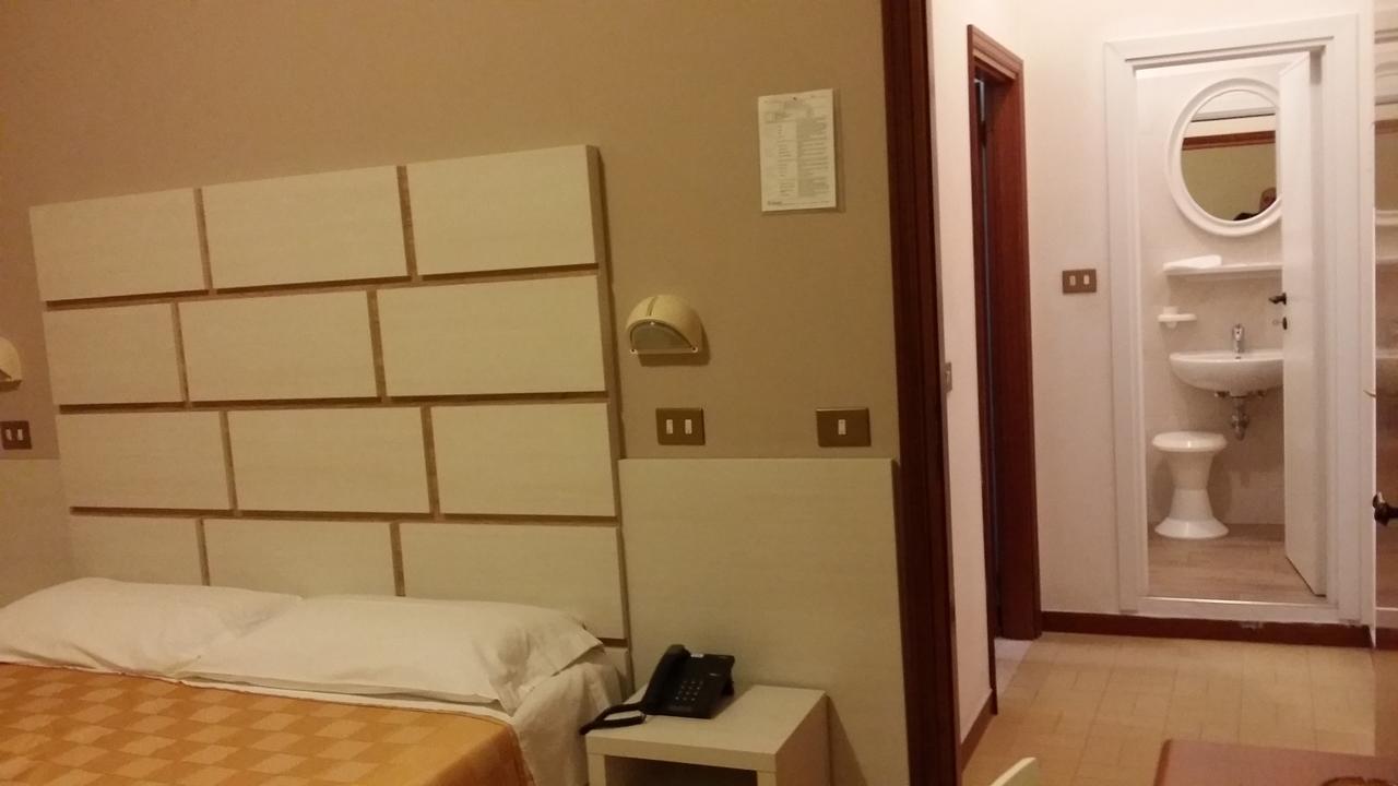 Hotel La Falena Cervia Dış mekan fotoğraf