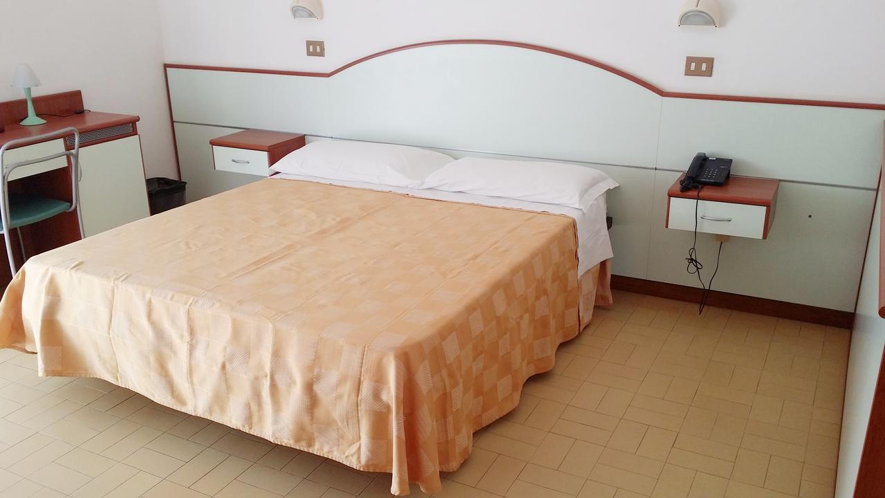 Hotel La Falena Cervia Dış mekan fotoğraf