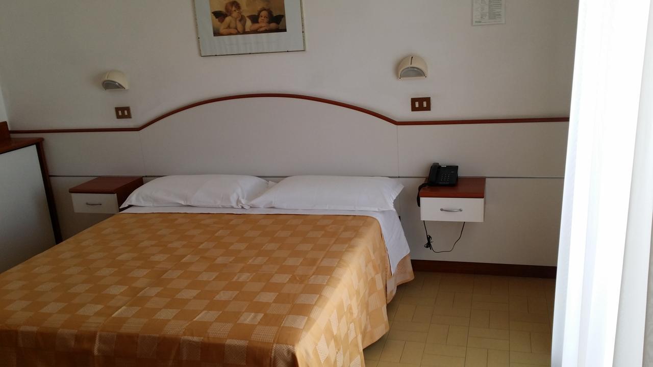 Hotel La Falena Cervia Dış mekan fotoğraf