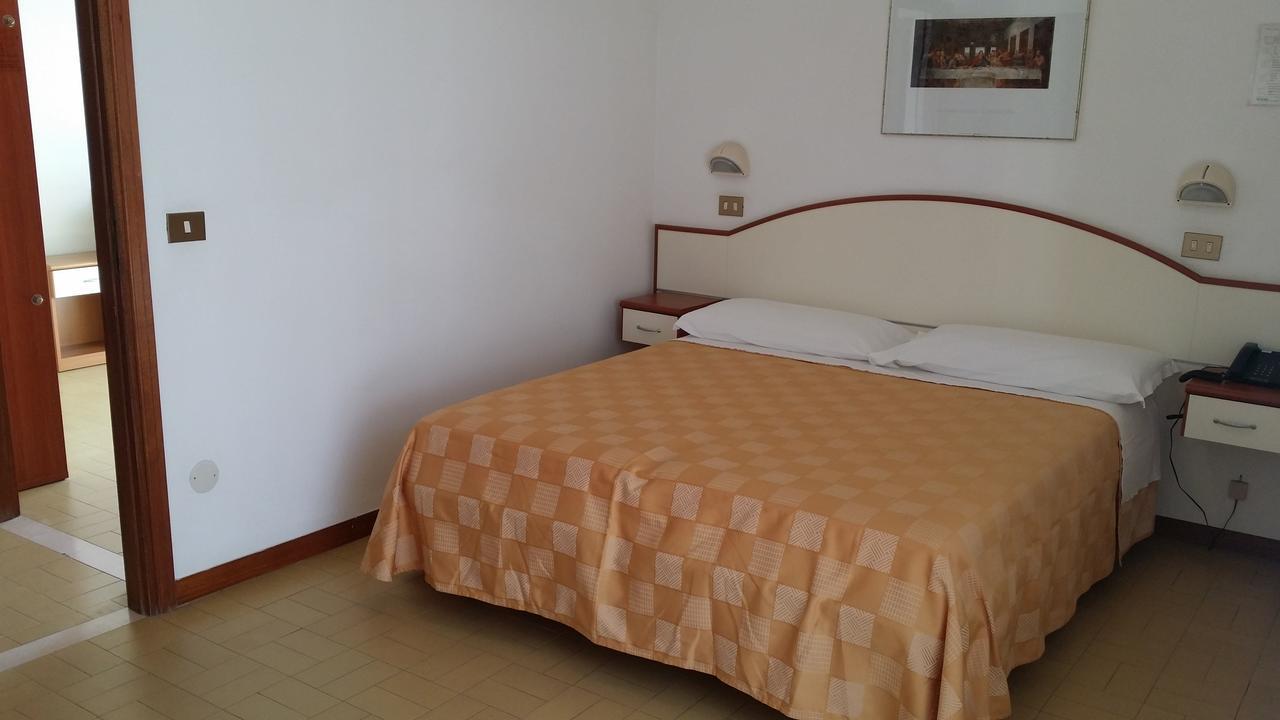 Hotel La Falena Cervia Dış mekan fotoğraf
