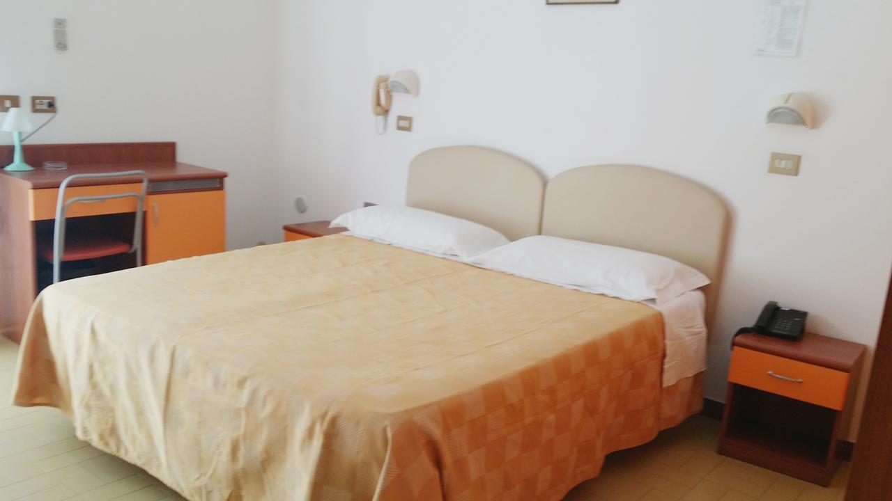 Hotel La Falena Cervia Dış mekan fotoğraf