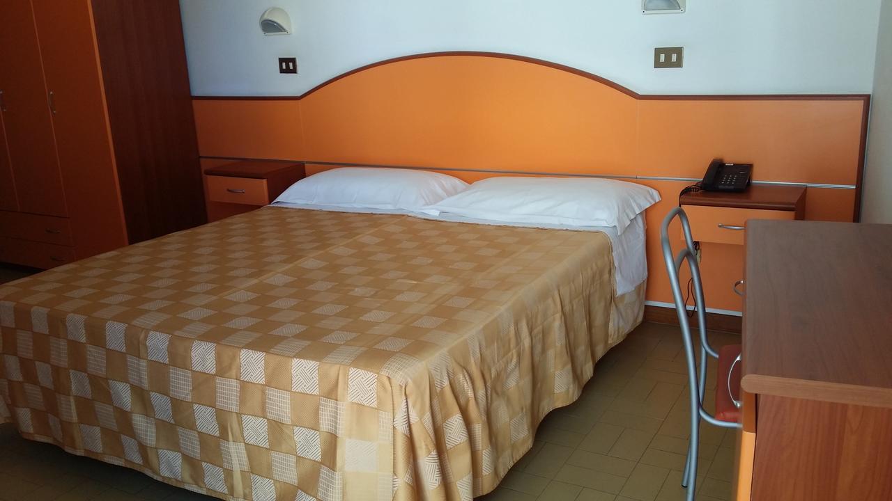 Hotel La Falena Cervia Dış mekan fotoğraf