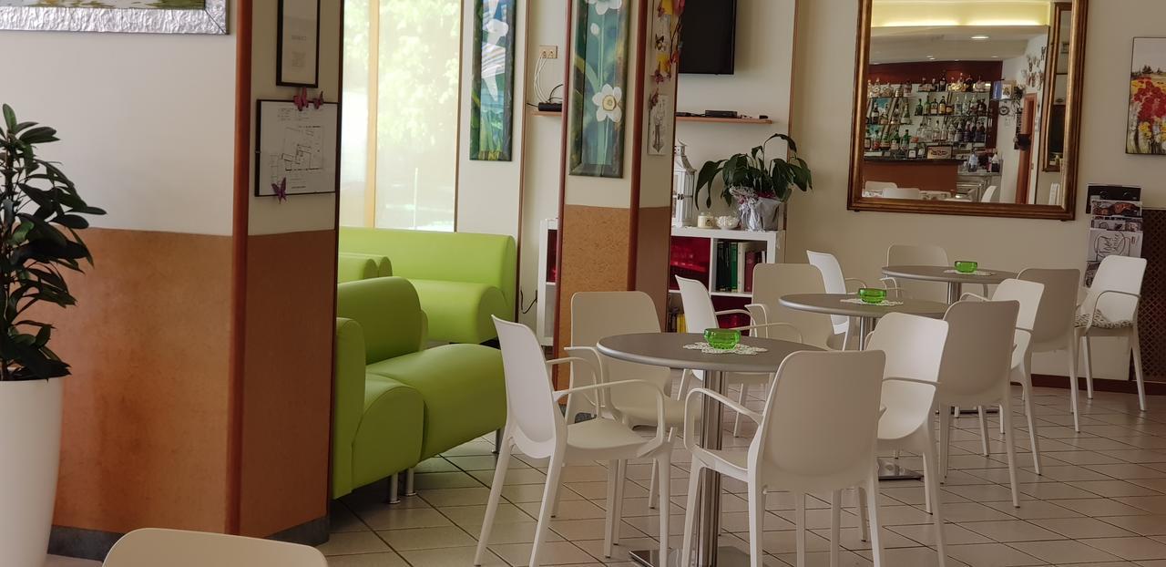 Hotel La Falena Cervia Dış mekan fotoğraf